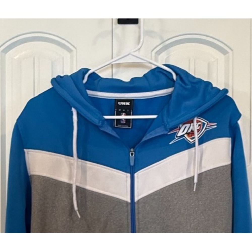 UNk NBA Oklahoma City Thunder Hoodie Small Blue Gray Full Zip Colorblock - Picture 2 of 10